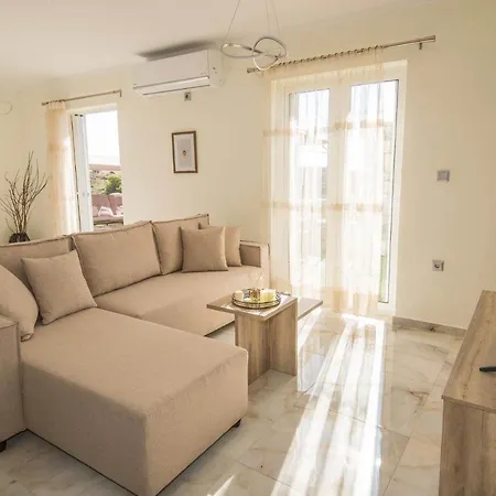 Amare Apartment *